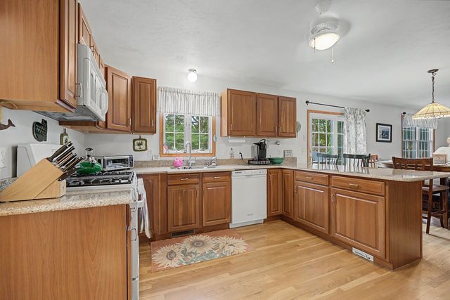 12 Gordon Lane, Yarmouth Port, MA 02675