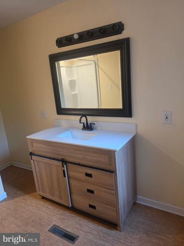 1929 STATE ST, Harrisburg, PA 17103