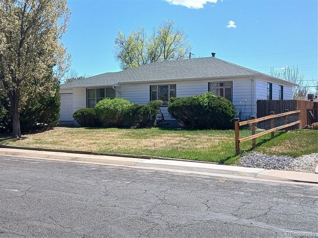 10090 E Lowry Place, Aurora, CO 80010