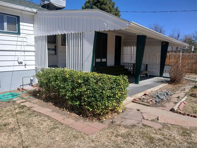 10090 E Lowry Place, Aurora, CO 80010