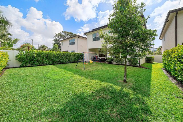 1600 Verawood Lane, Delray Beach, FL 33445