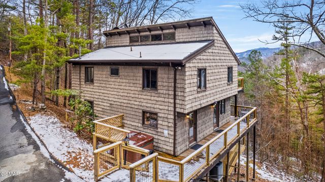 2758 Overholt Trail, Sevierville, TN 37862