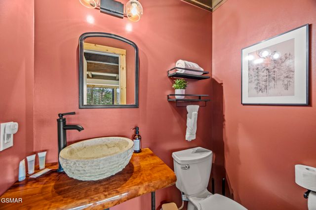 2758 Overholt Trail, Sevierville, TN 37862