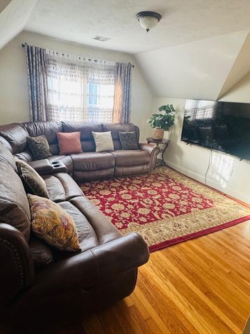 25 John St. 3, Attleboro, MA 02703