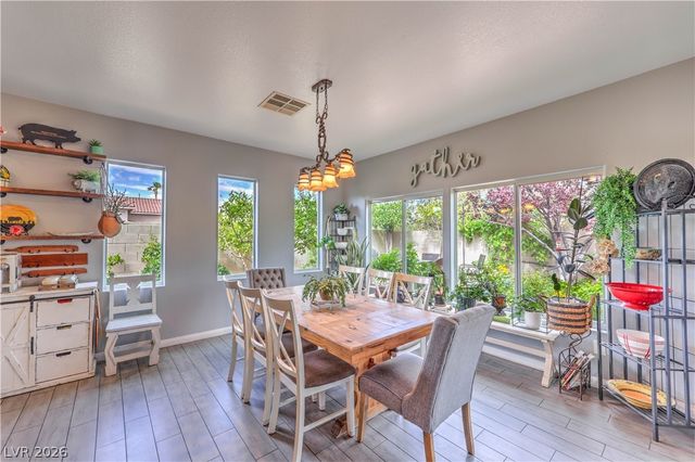 1048 Golden Splendor Court, Henderson, NV 89002