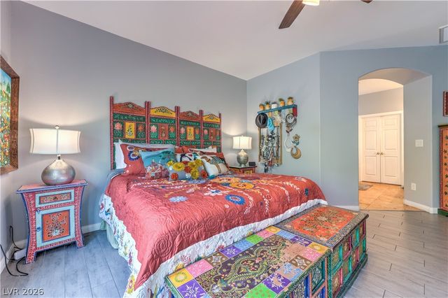 1048 Golden Splendor Court, Henderson, NV 89002