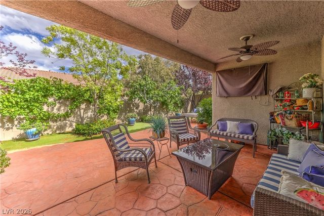 1048 Golden Splendor Court, Henderson, NV 89002