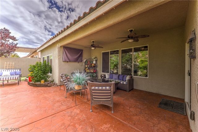 1048 Golden Splendor Court, Henderson, NV 89002