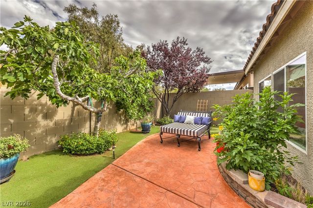1048 Golden Splendor Court, Henderson, NV 89002