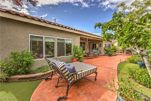 1048 Golden Splendor Court, Henderson, NV 89002
