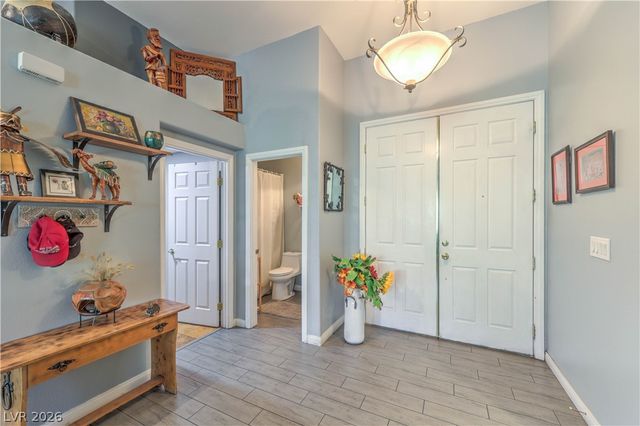 1048 Golden Splendor Court, Henderson, NV 89002