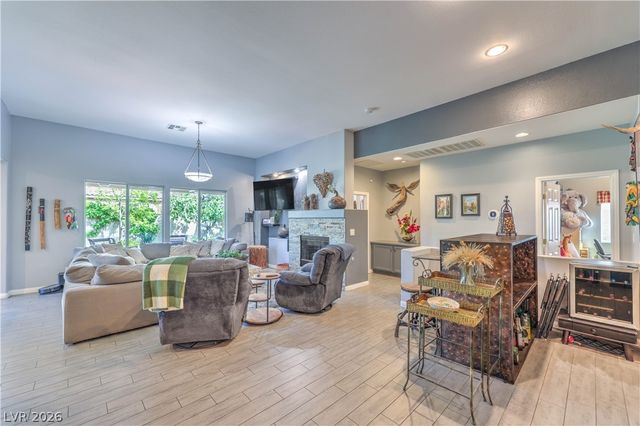 1048 Golden Splendor Court, Henderson, NV 89002