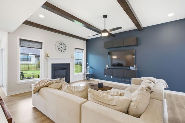 4912 LONGBOW DR, Columbia, MO 65201