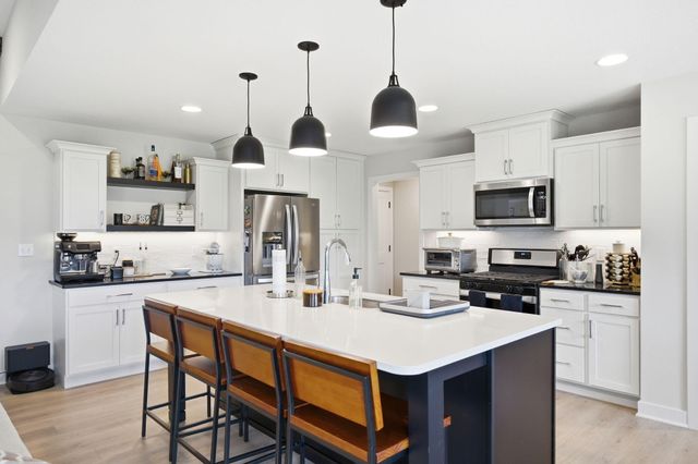 4912 LONGBOW DR, Columbia, MO 65201