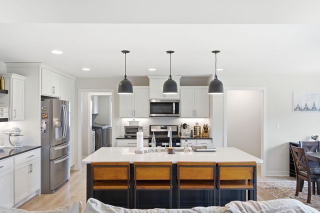 4912 LONGBOW DR, Columbia, MO 65201