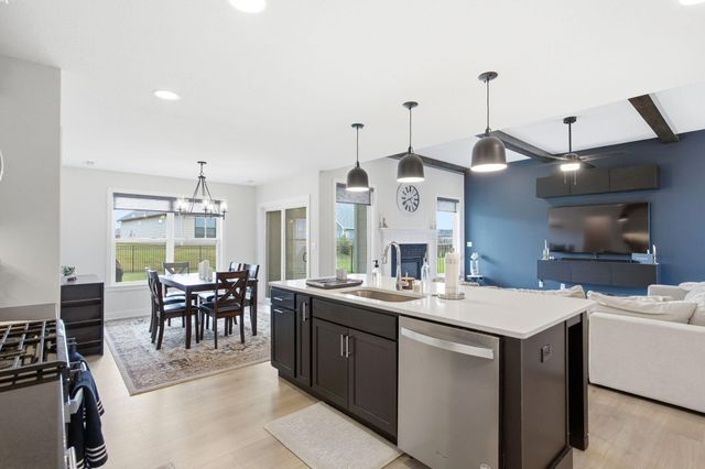 4912 LONGBOW DR, Columbia, MO 65201