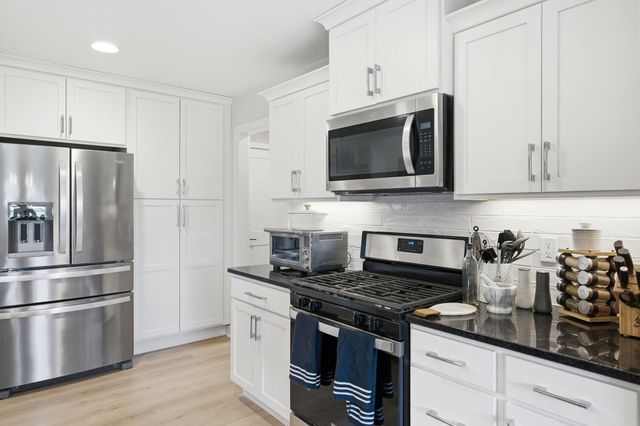 4912 LONGBOW DR, Columbia, MO 65201