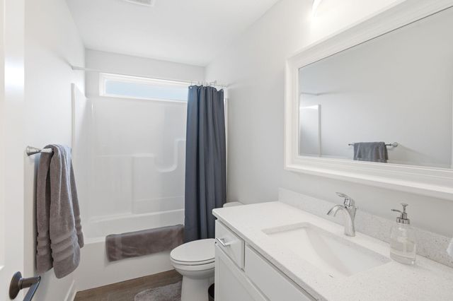 4912 LONGBOW DR, Columbia, MO 65201