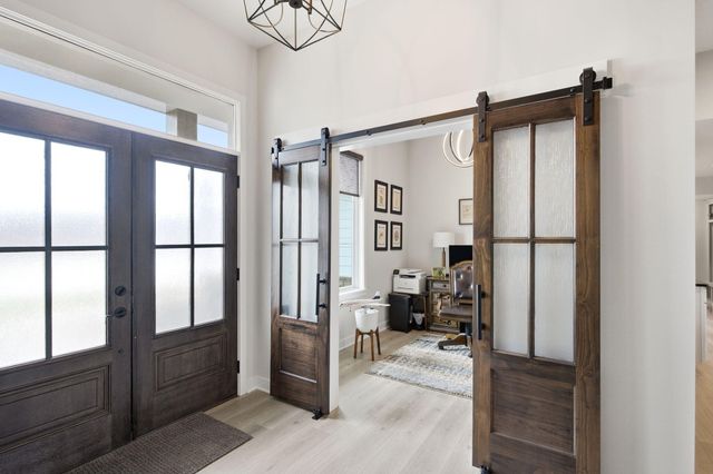 4912 LONGBOW DR, Columbia, MO 65201