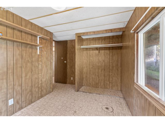 15779 HIGHWAY 42, Myrtle Point, OR 97458