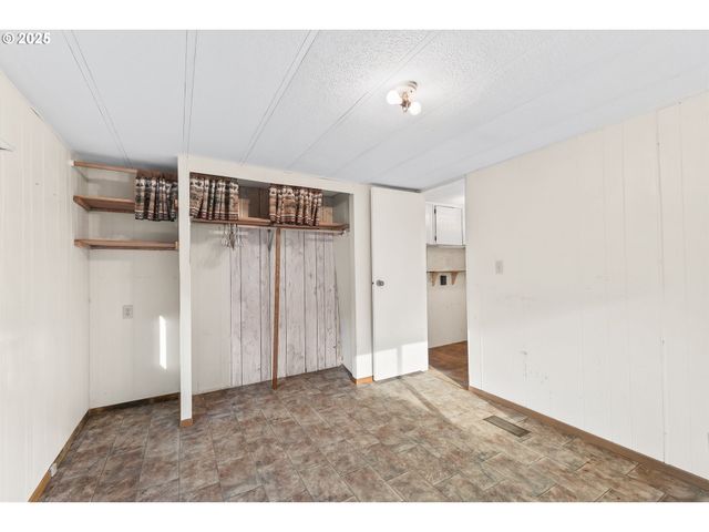 15779 HIGHWAY 42, Myrtle Point, OR 97458