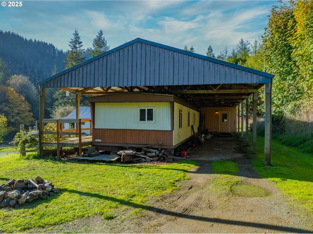 15779 HIGHWAY 42, Myrtle Point, OR 97458