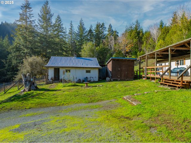 15779 HIGHWAY 42, Myrtle Point, OR 97458