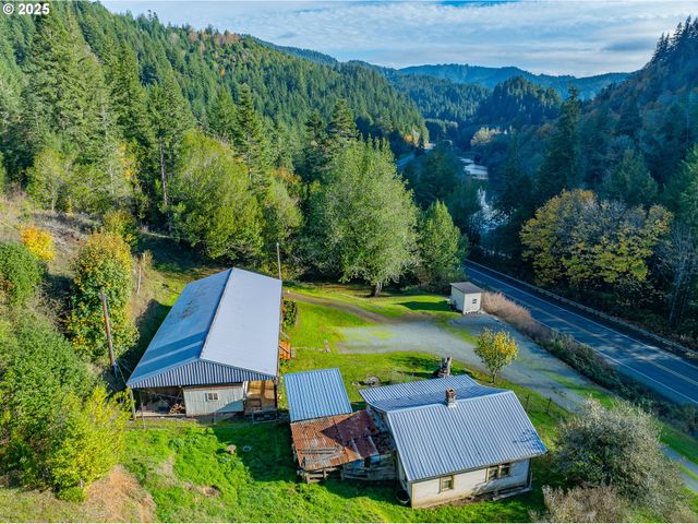 15779 HIGHWAY 42, Myrtle Point, OR 97458