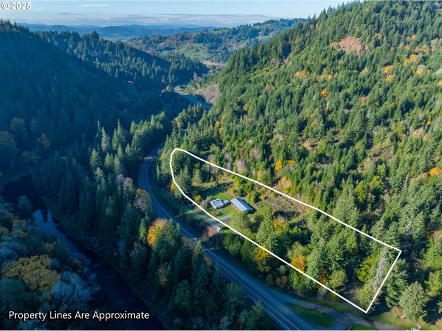 15779 HIGHWAY 42, Myrtle Point, OR 97458