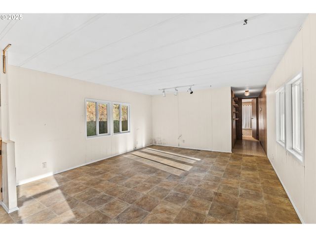 15779 HIGHWAY 42, Myrtle Point, OR 97458