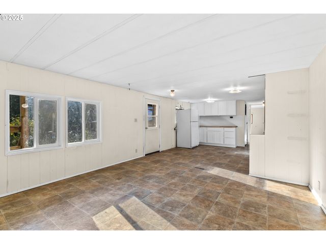 15779 HIGHWAY 42, Myrtle Point, OR 97458