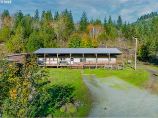 15779 HIGHWAY 42, Myrtle Point, OR 97458