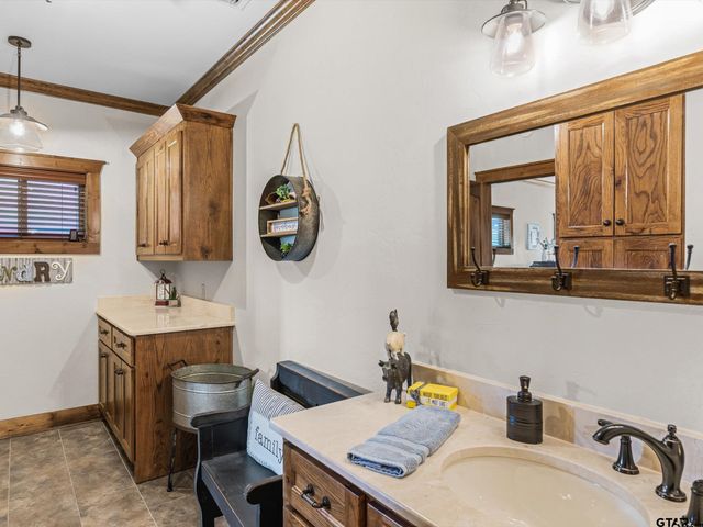 5282 N SH 37, Winnsboro, TX 75494