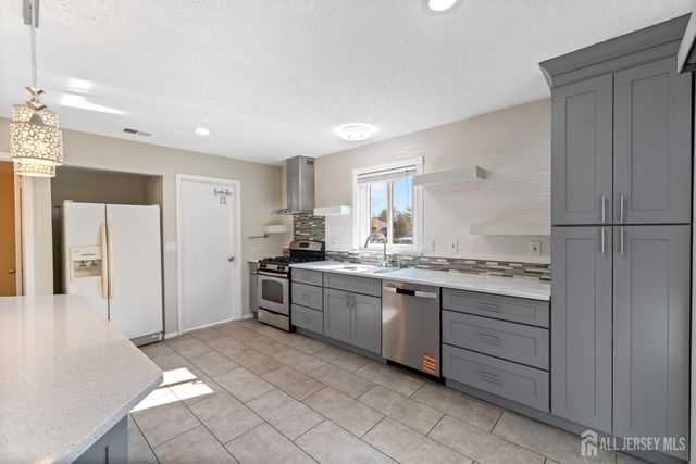 496 Westgate Drive, Edison, NJ 08820