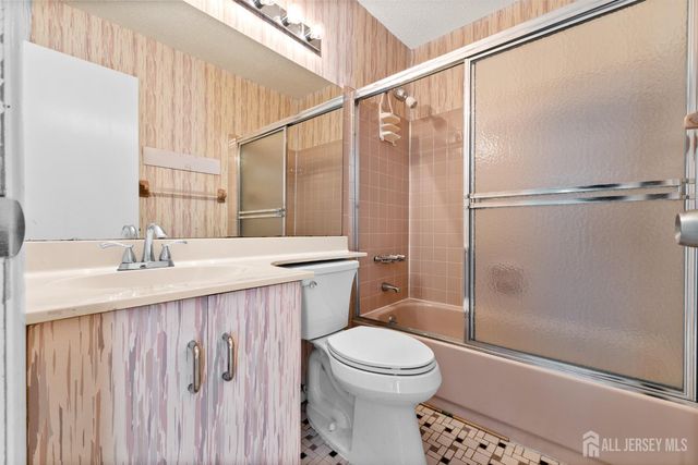 496 Westgate Drive, Edison, NJ 08820