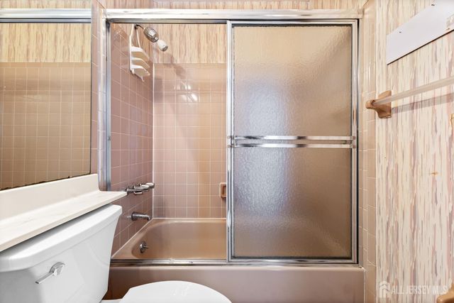 496 Westgate Drive, Edison, NJ 08820