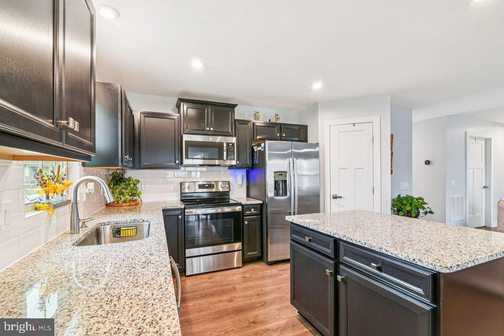 Image 14 of property listing at 24307 HARVEST CIR, Milton, DE 19968