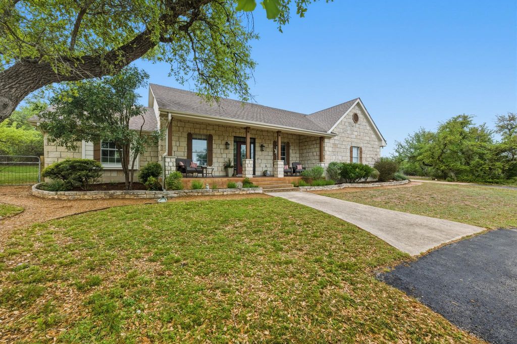 508 S Lariat CIR, Dripping Springs, TX 78620