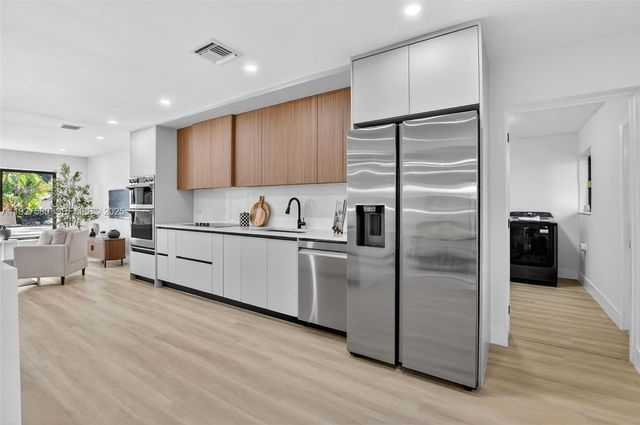 1361 SE 4th Ct, Deerfield Beach, FL 33441