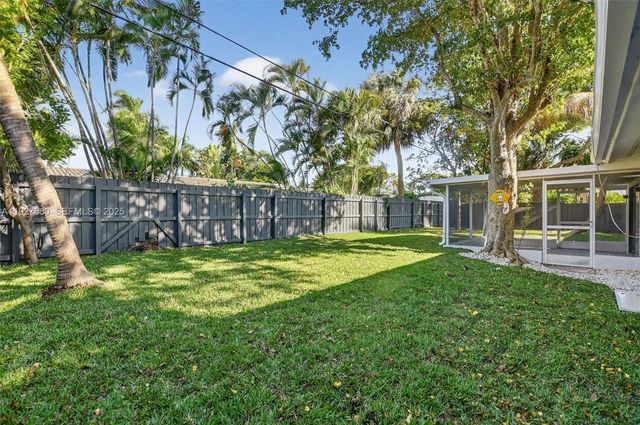 1361 SE 4th Ct, Deerfield Beach, FL 33441