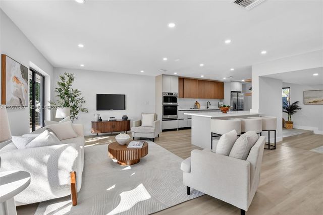 1361 SE 4th Ct, Deerfield Beach, FL 33441