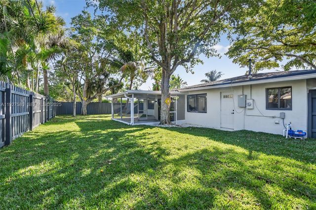 1361 SE 4th Ct, Deerfield Beach, FL 33441