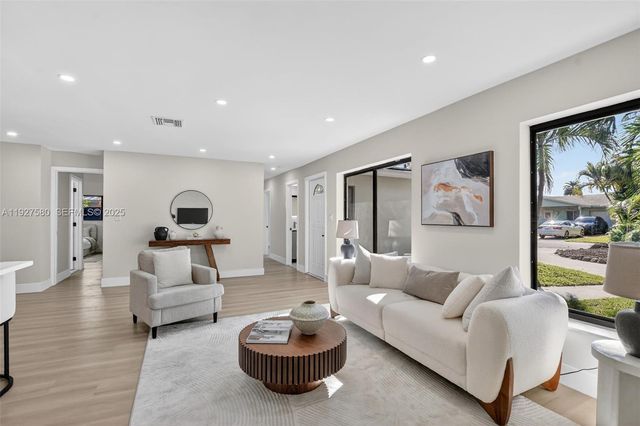 1361 SE 4th Ct, Deerfield Beach, FL 33441