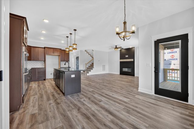 853 Burley Barn Rd, Clarksville, TN 37042
