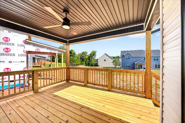 853 Burley Barn Rd, Clarksville, TN 37042