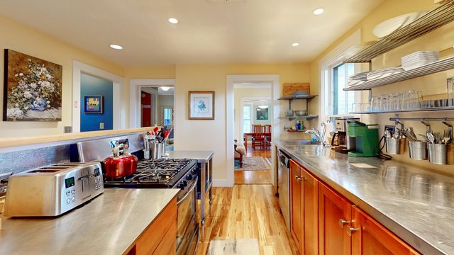 68 Court Street, Middlebury, VT 05753