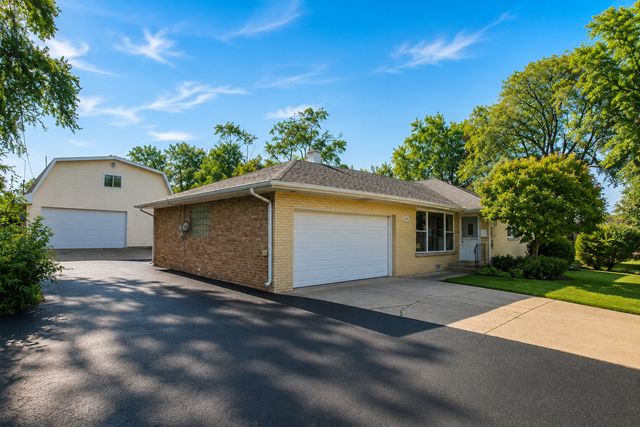 17649 65th Avenue, Tinley Park, IL 60477