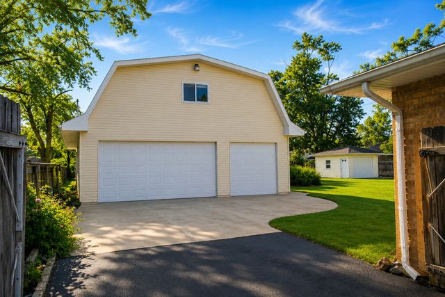 17649 65th Avenue, Tinley Park, IL 60477