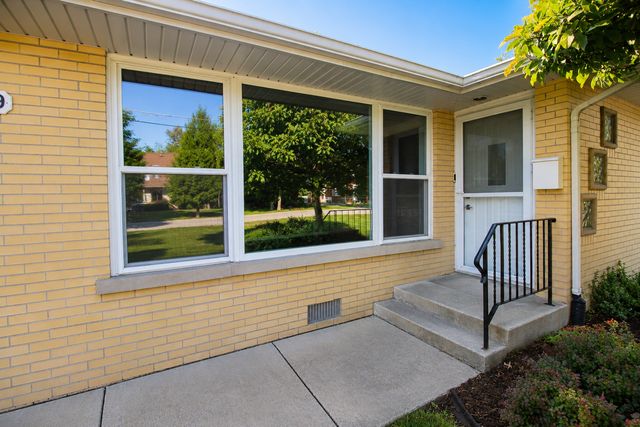 17649 65th Avenue, Tinley Park, IL 60477