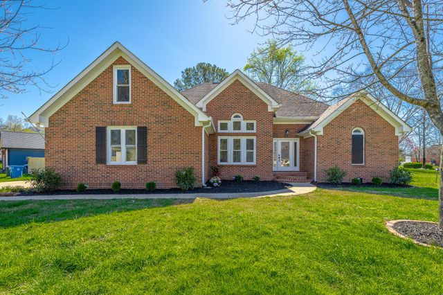 1618 Gunston Hall Road, Hixson, TN 37343